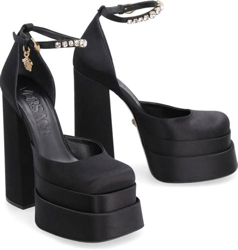 versace dames zwart|Versace dames sandals.